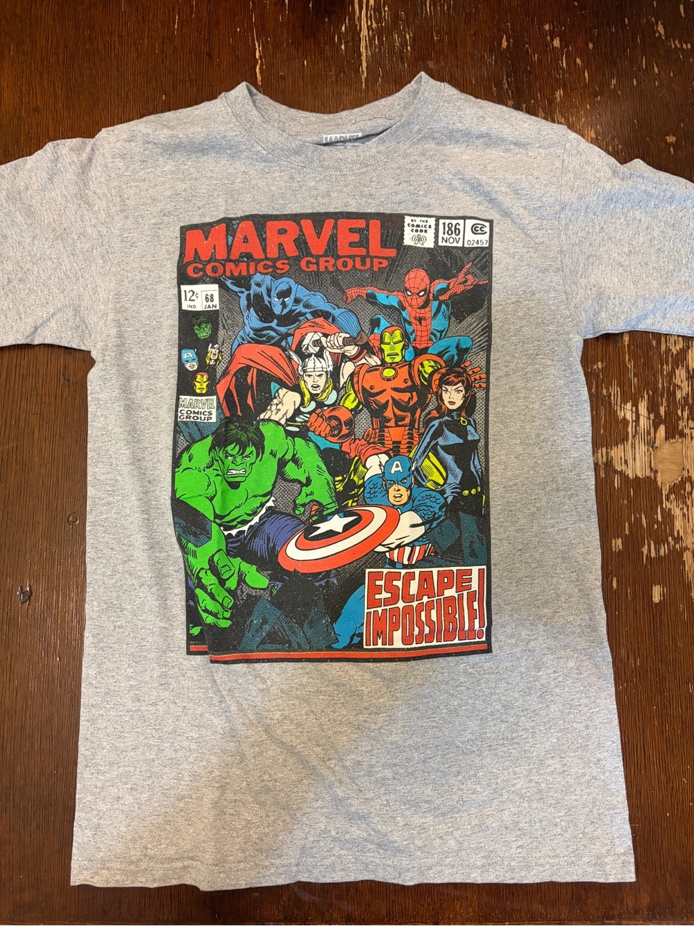 Marvel Comics Avengers “Escape Impossible” Graphic Tee Sz S